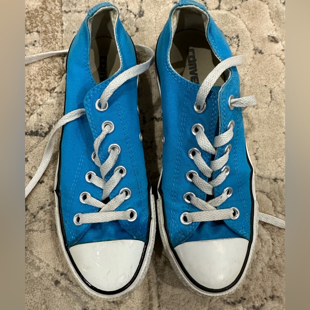Women Converse size 7